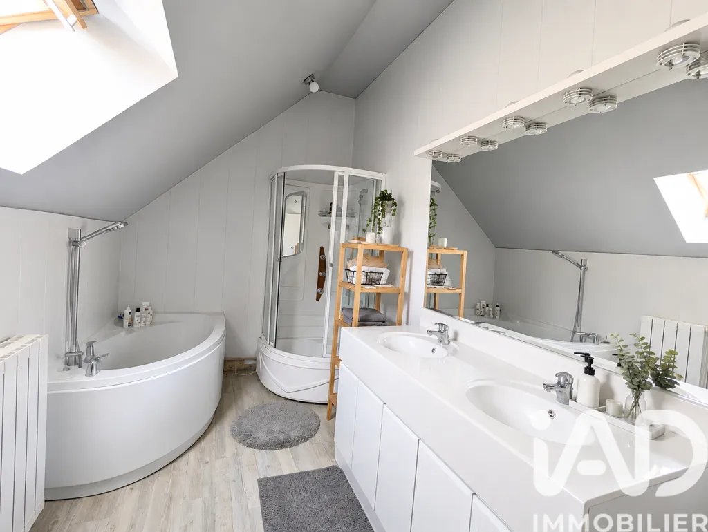 Bagni - Renovated Longère with Garden in Saint-Ay