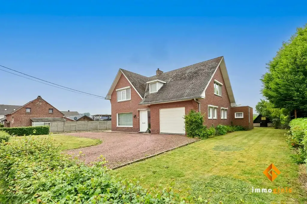 Välivaade - Spacious House with Green View in 10a17ca Plot