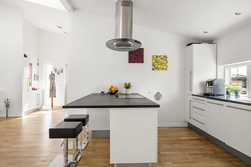 Kitchen - 1952 Villa with Garden in Gentofte