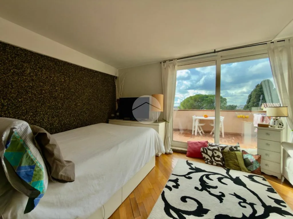 Chambres - Attico with Panoramic Terrace in Città Giardino