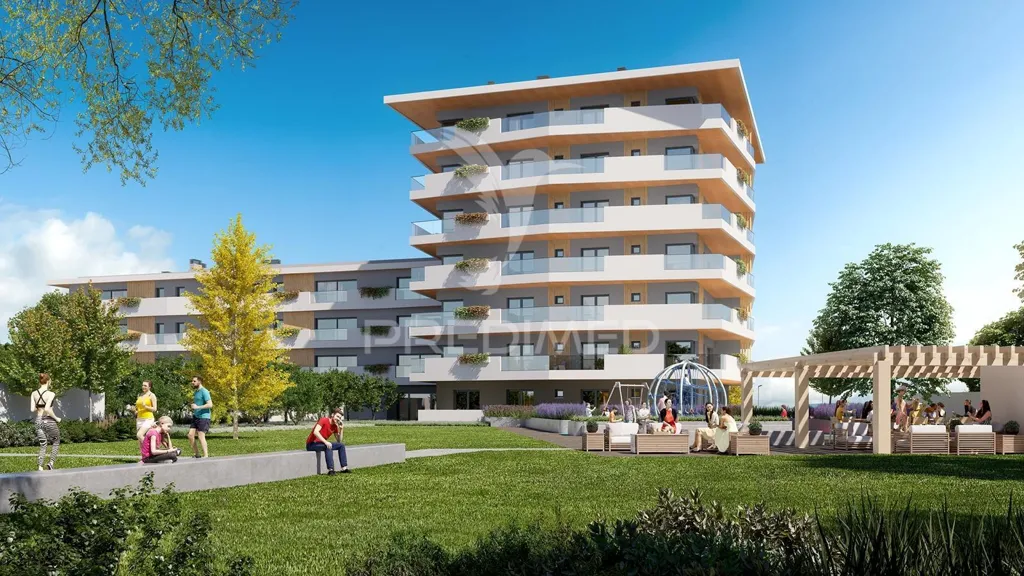 T2 Apartment with Private Garden in Ramalde