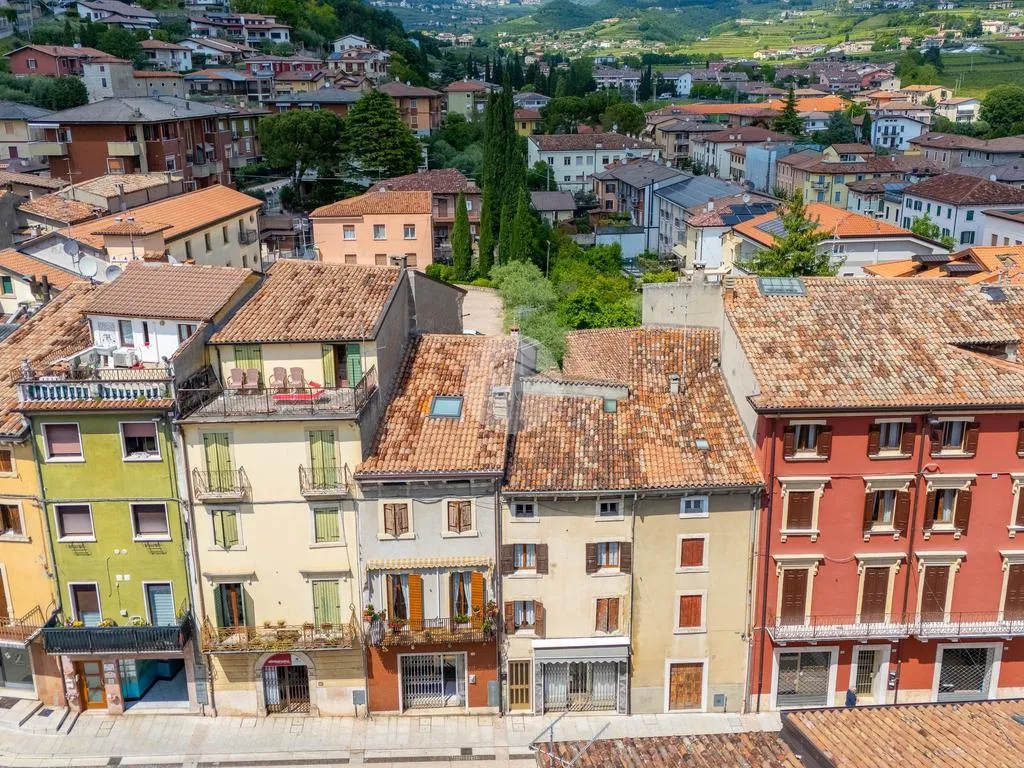 Two-Terrace Palazzine in Historic Negrar