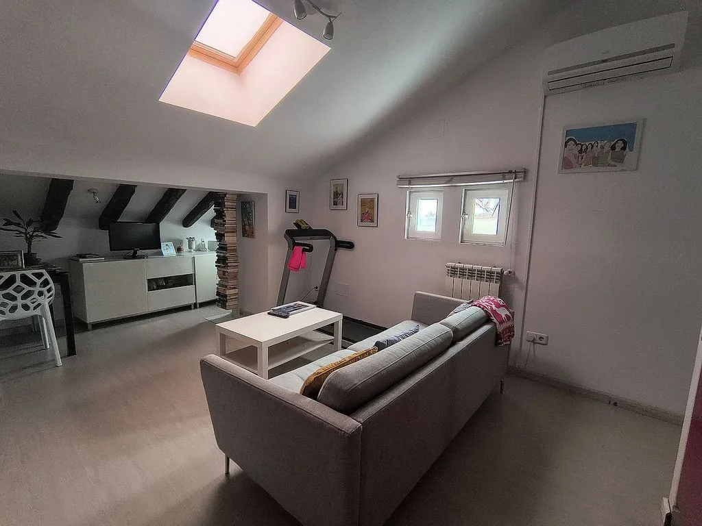 Séjour - Bright 1-Bedroom Flat with Lift in Embajadores