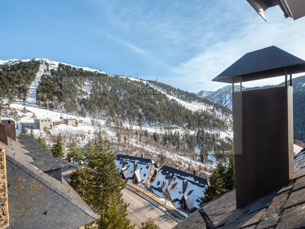 Terrass - Luxury Duplex with Ski Access in Tanau