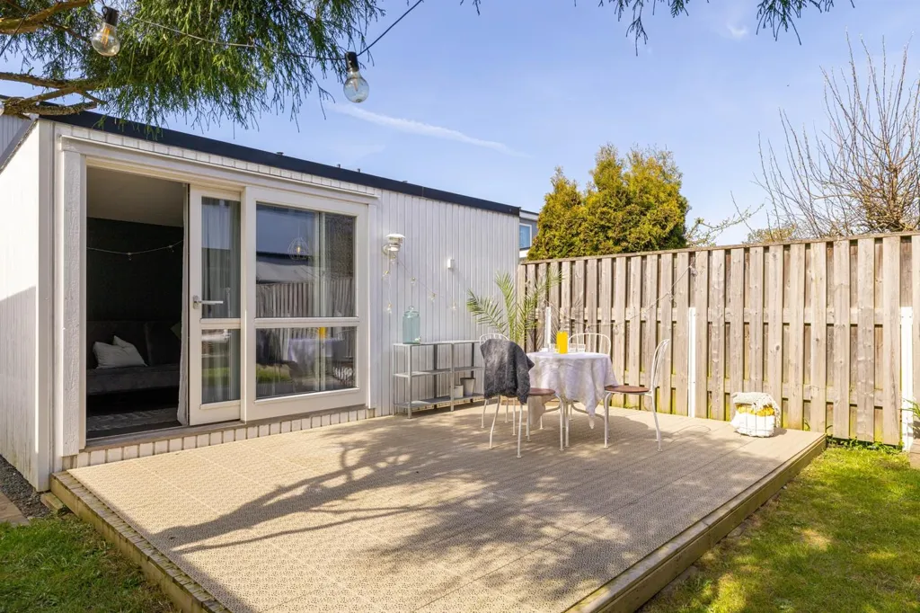 Terrass - Detached House with Garden in Mariebo