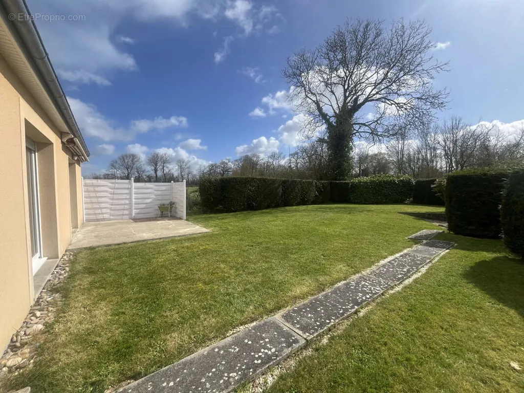 Jardin - Pavillon en Bord de Mer à Colleville-Sur-Mer