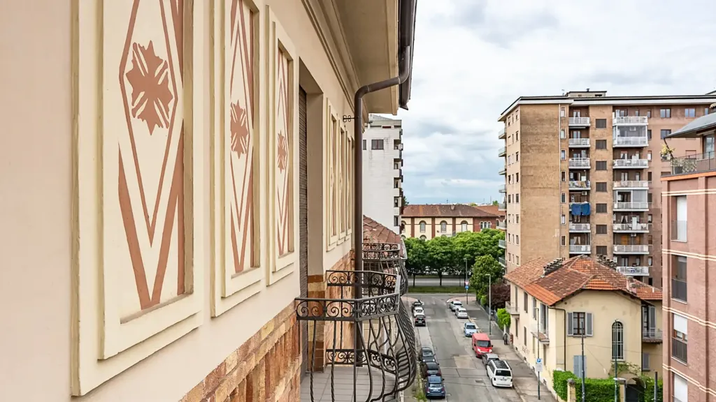 Balcone - Rustic-Style Apartment with Balcony in Turin