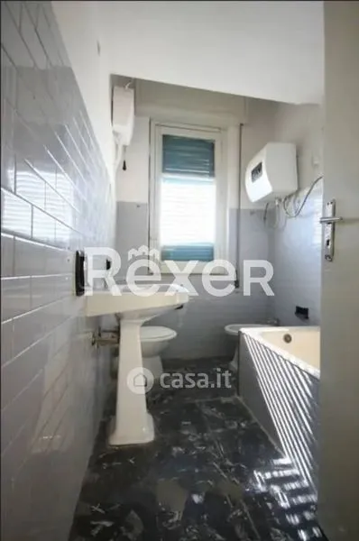 Salles de bain - Spacious Apartment with Balconies in Caltanissetta