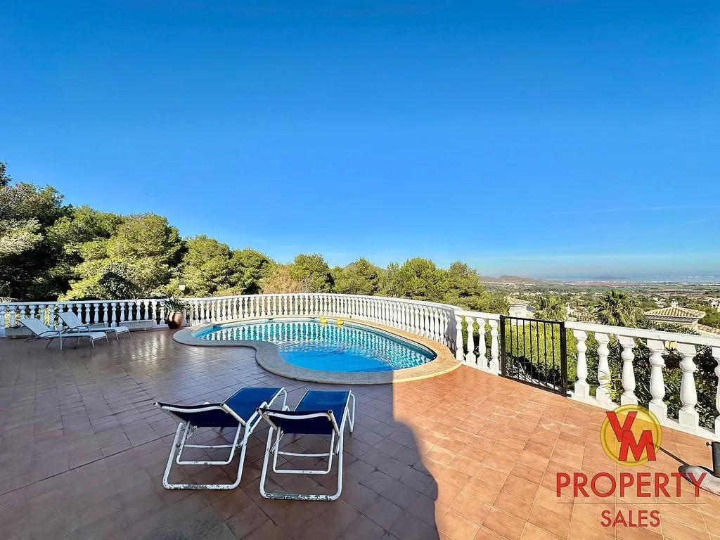 Piscine - Chalet with Pool in Golf Estate
