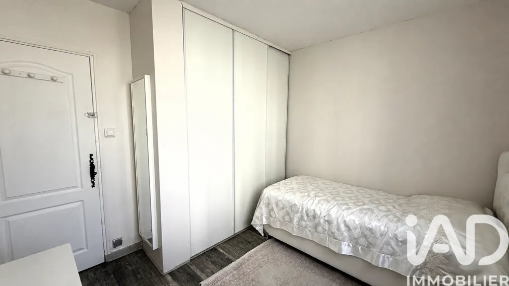 Chambres - Appartement avec balcon et parking à Fontaine