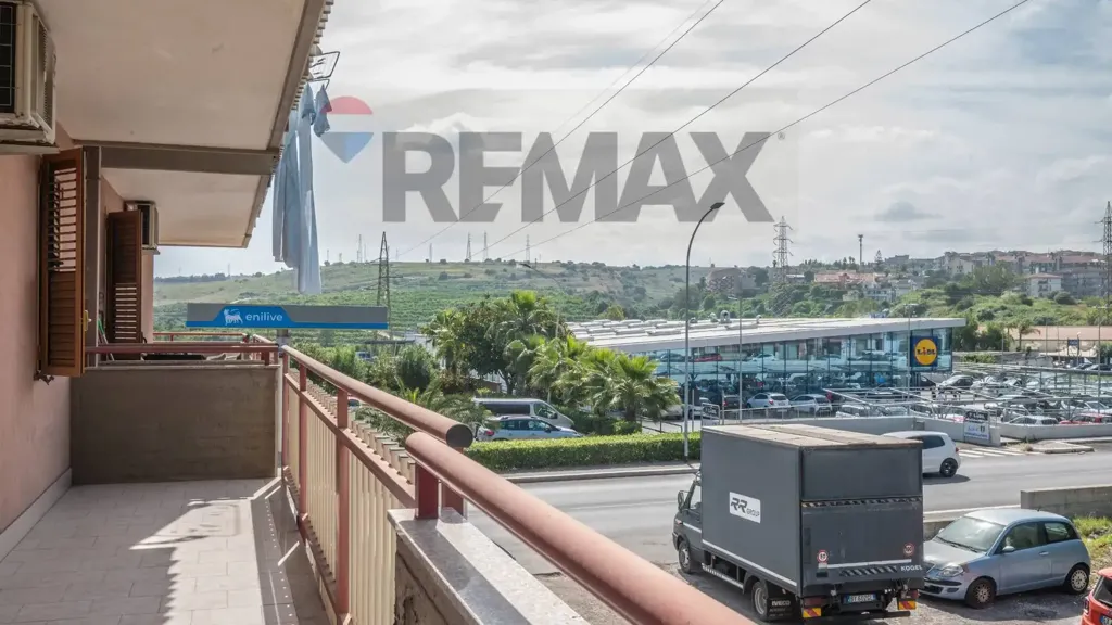 Rõdu - Spacious Apartment with Triple Exposure in Lentini