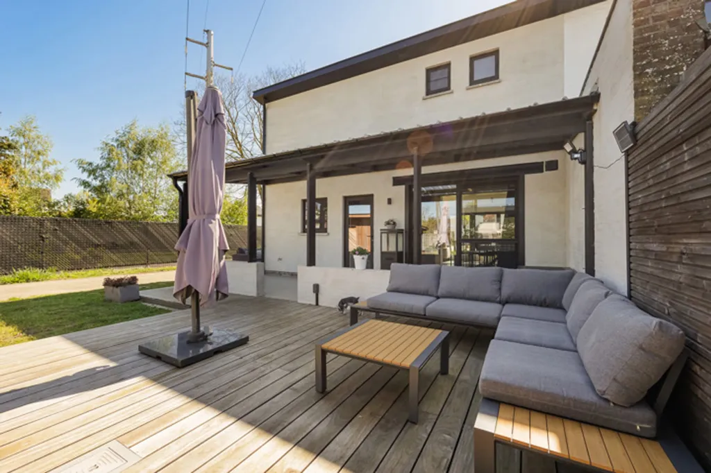 Terrasse - Maison Énergétique avec Jardin et Garage à Zevendonk