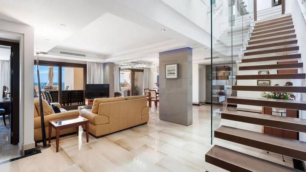 Séjour - Duplex Penthouse with 360 Views in Estepona