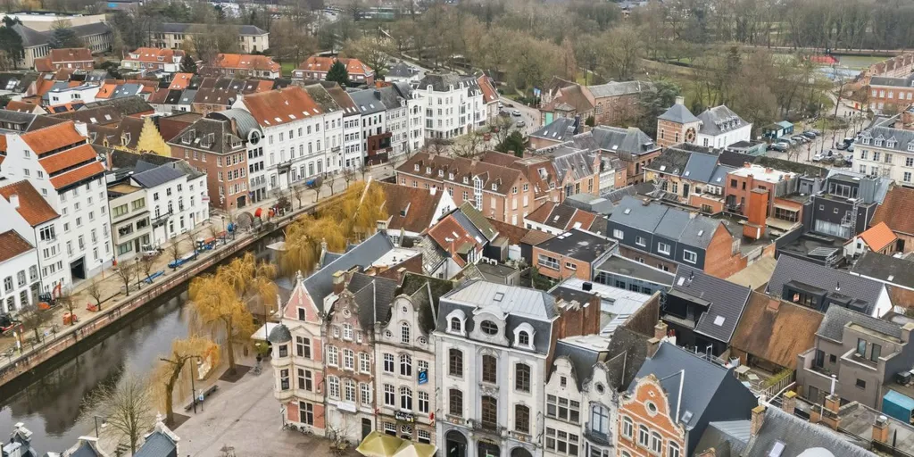 Vista aerea - Historic Mixed-Use House in Lier