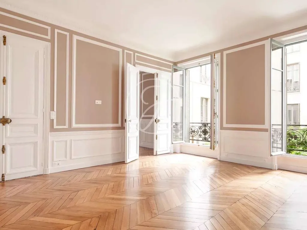 Séjour - Appartement de 5 Pièces avec Cour Arborée à Paris 75017