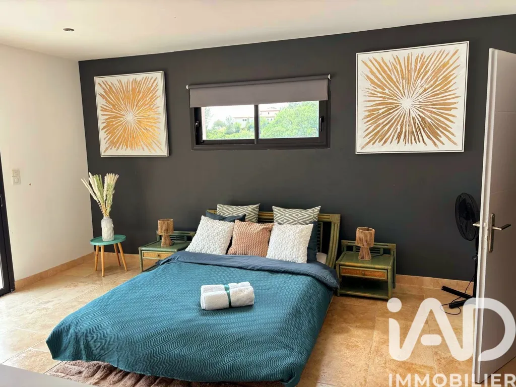 Chambres - Villa Contemporaine avec Vue Panoramique à Gémenos