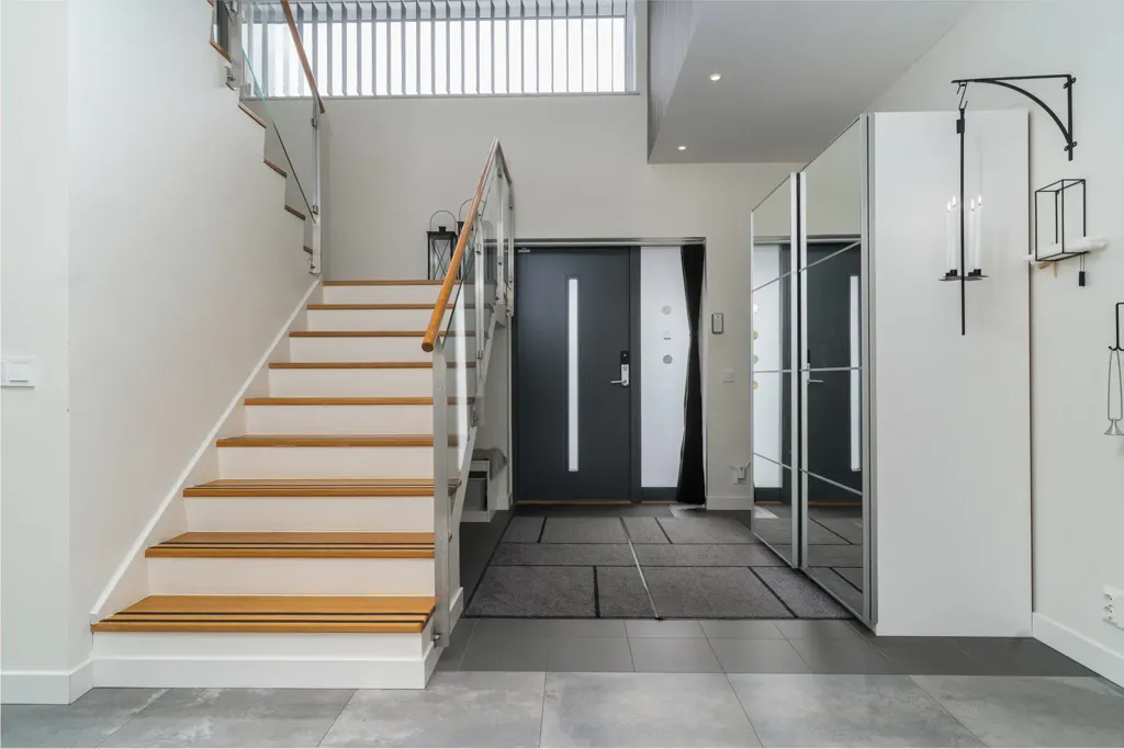 Esik - Contemporary Villa with Rooftop Terrace in Bråstorp