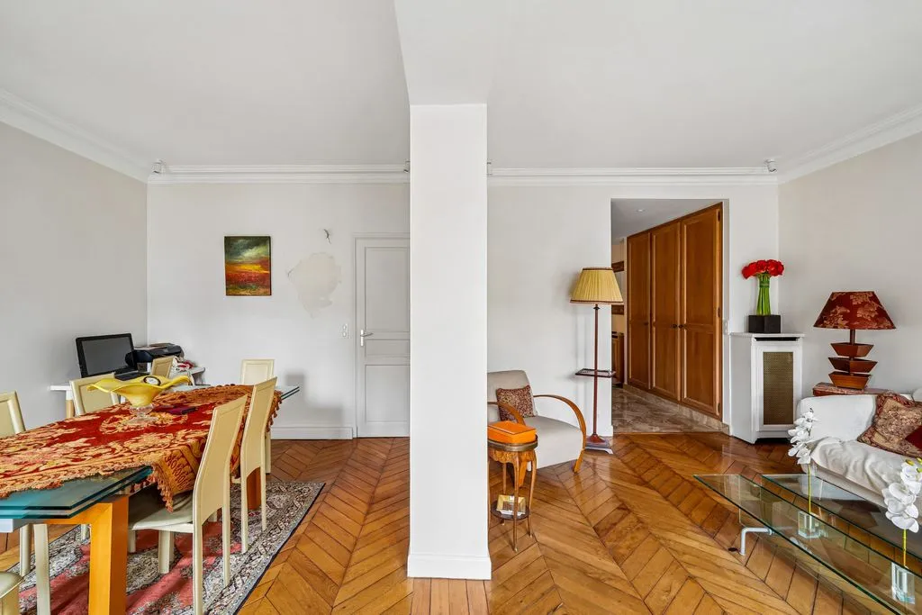 Elutuba - Luxury Apartment with Courtyard View in Paris 7