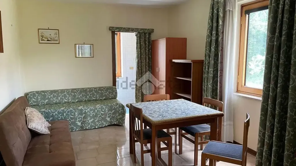 Séjour - Armed 2-Bedroom Apartment with Balcony in Atripalda