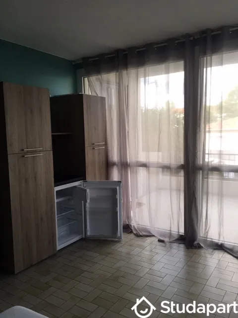 Chambres - Maison Meublée avec Jardin à Talence
