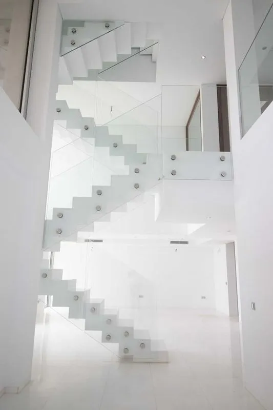 Pièces - Contemporary Townhouse with Pool in Ifara