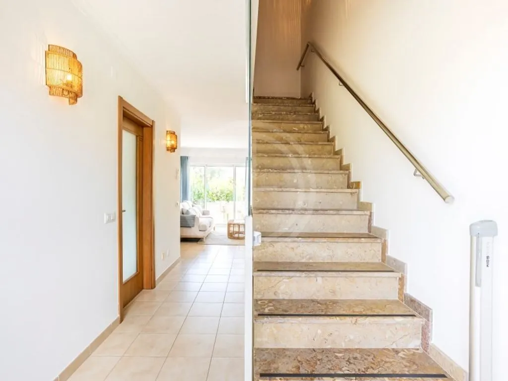 Pièces - Duplex T2 with Private Garden in Lagoa