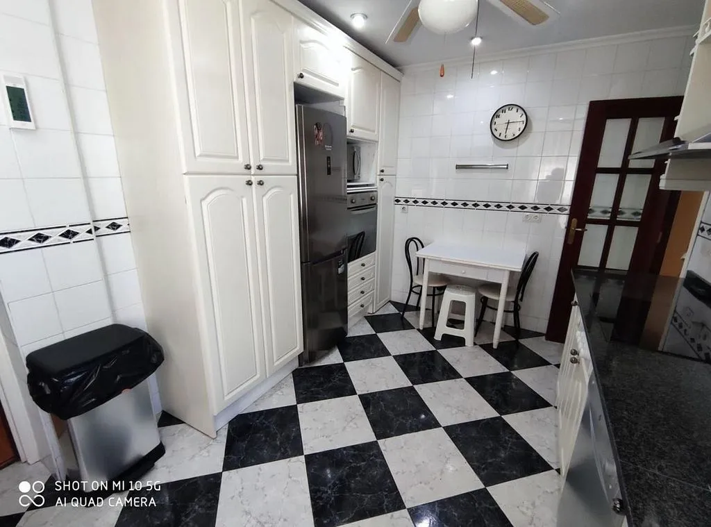 Cuisine - Bright Apartment with Balcony in Nervión