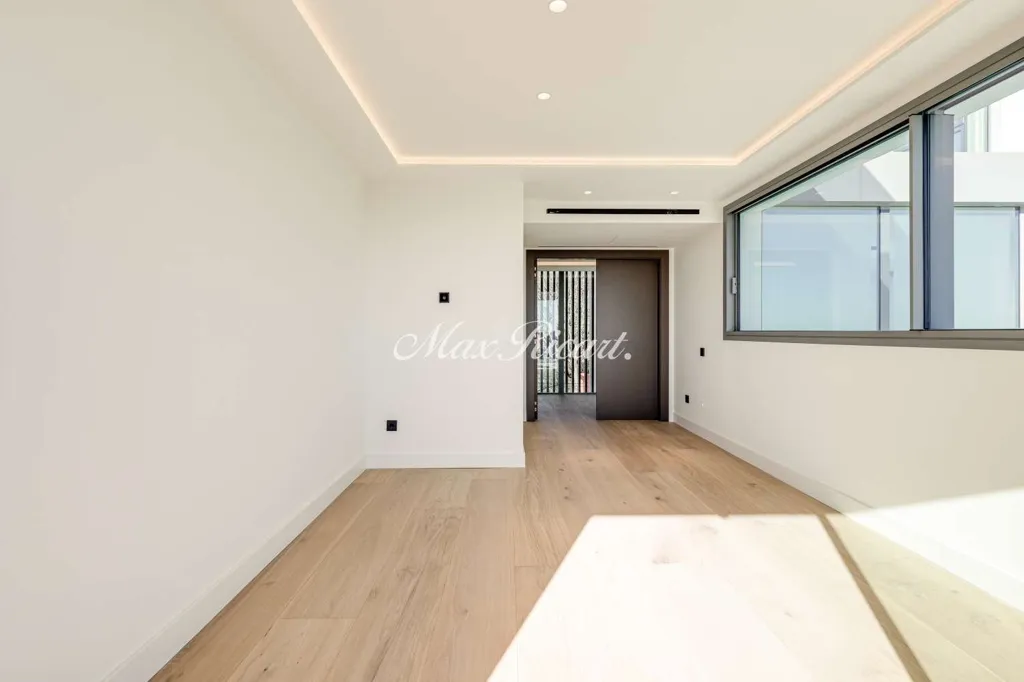 hallway_entrance