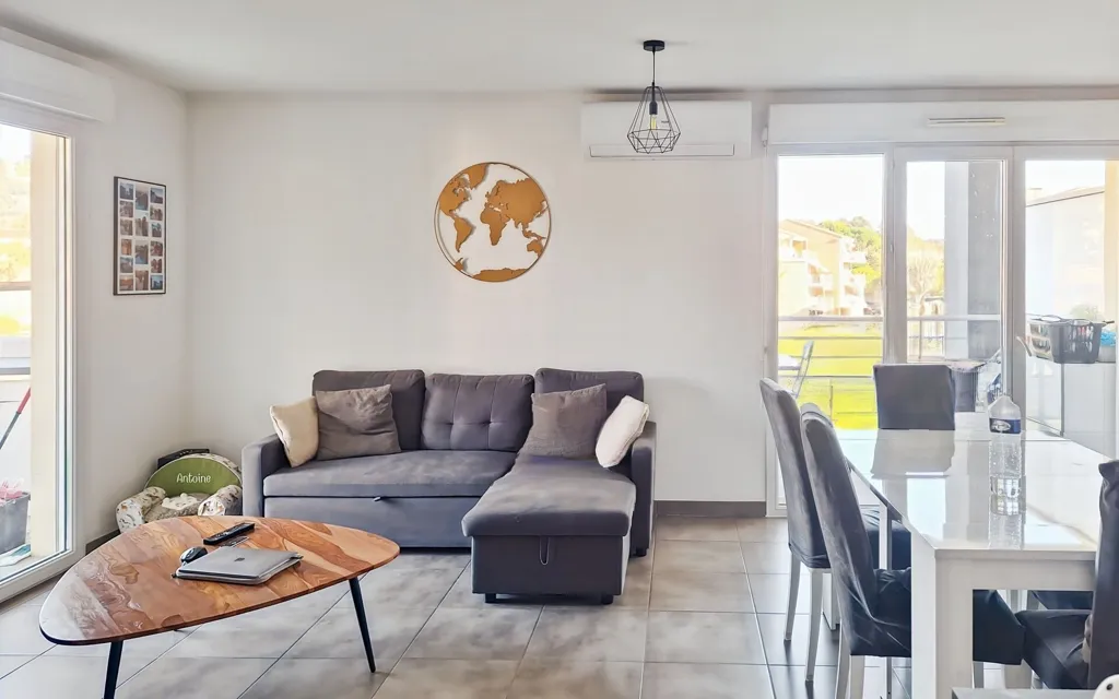 Elutuba - City Centre Apartment with Terraces in Pégomas