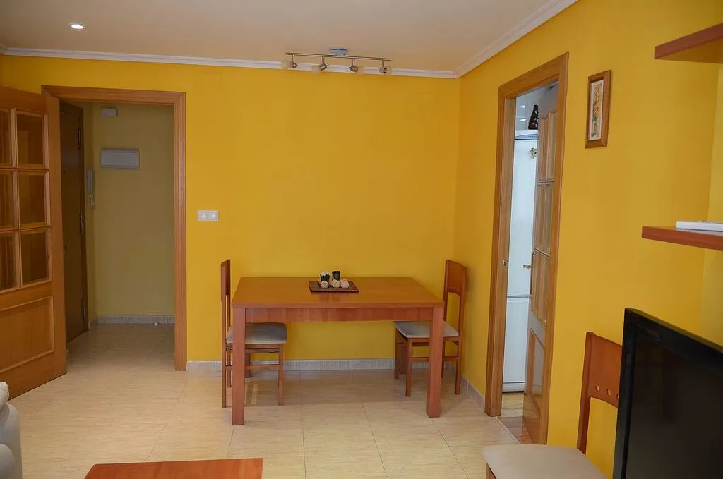 Salle à manger - Furnished Flat with Air Conditioning in La Malvarrosa