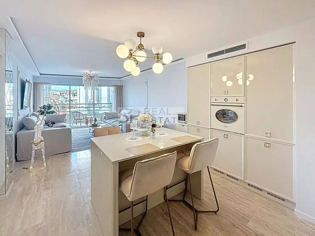 Cuisine - Appartement Luxueux avec Terrasse à Cannes