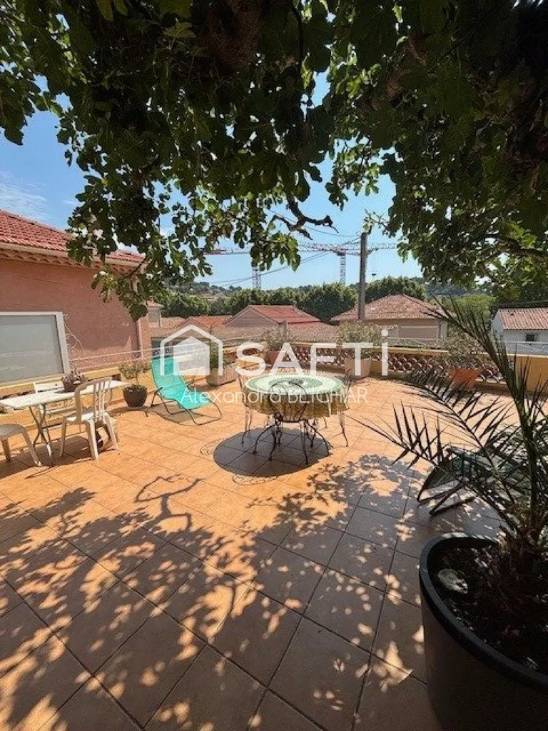 Terrasse - Maison avec Jardin et Garage à Ollioules