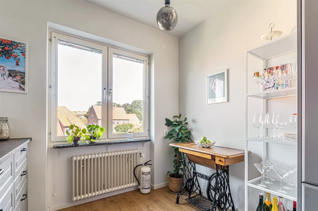 Köök - Renovated Two-Bedroom Flat with Balcony in Malmgården
