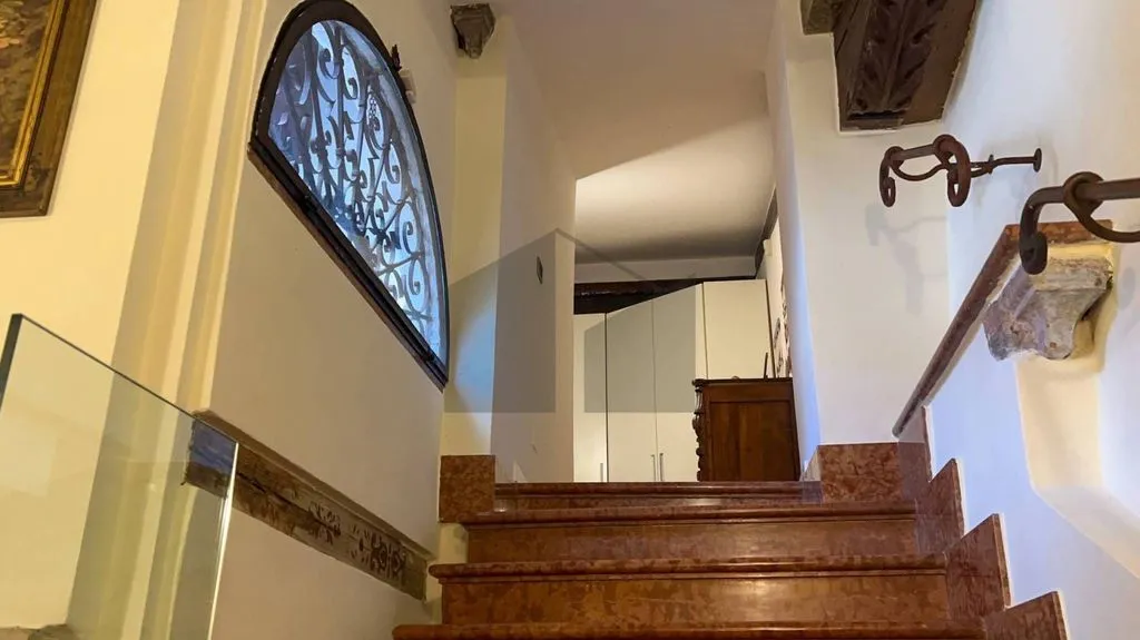 Toad - Historic Villa with Private Courtyard in Verona