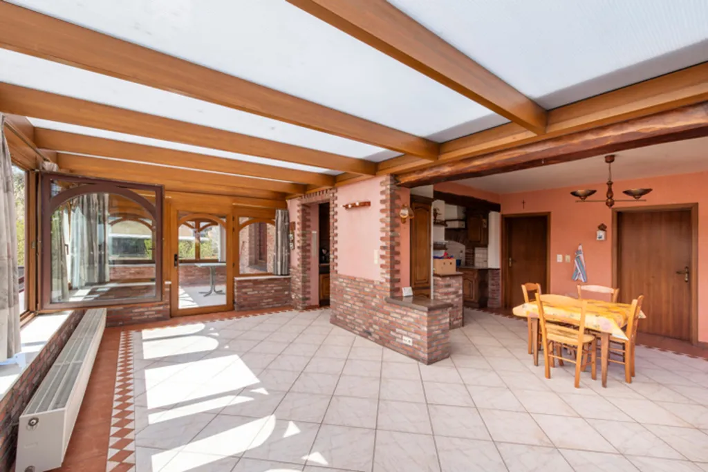 Terrass - 3-Bedroom Villa with Veranda in Saint-Mard