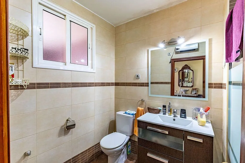 Vannitoad - Traditional Townhouse with Terrace in Pedro Bernardo