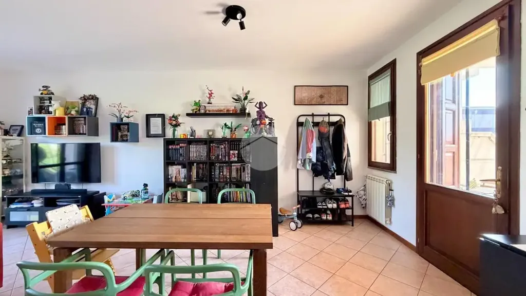 Salle à manger - Terraced Villa with Private Garden in Mairano