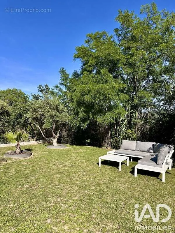 Jardin - Maison Récemment Construite avec Jardin à Saint-Michel-d'Euzet
