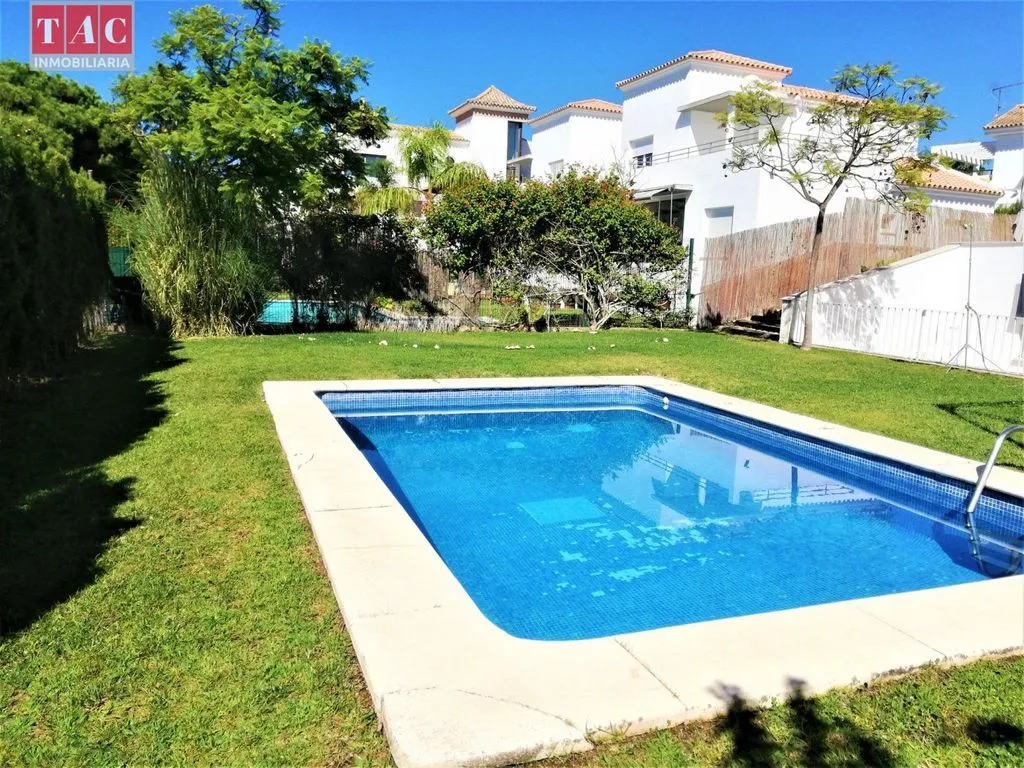 Piscine - Luxury Semidetached House with Pool in Isla Cristina