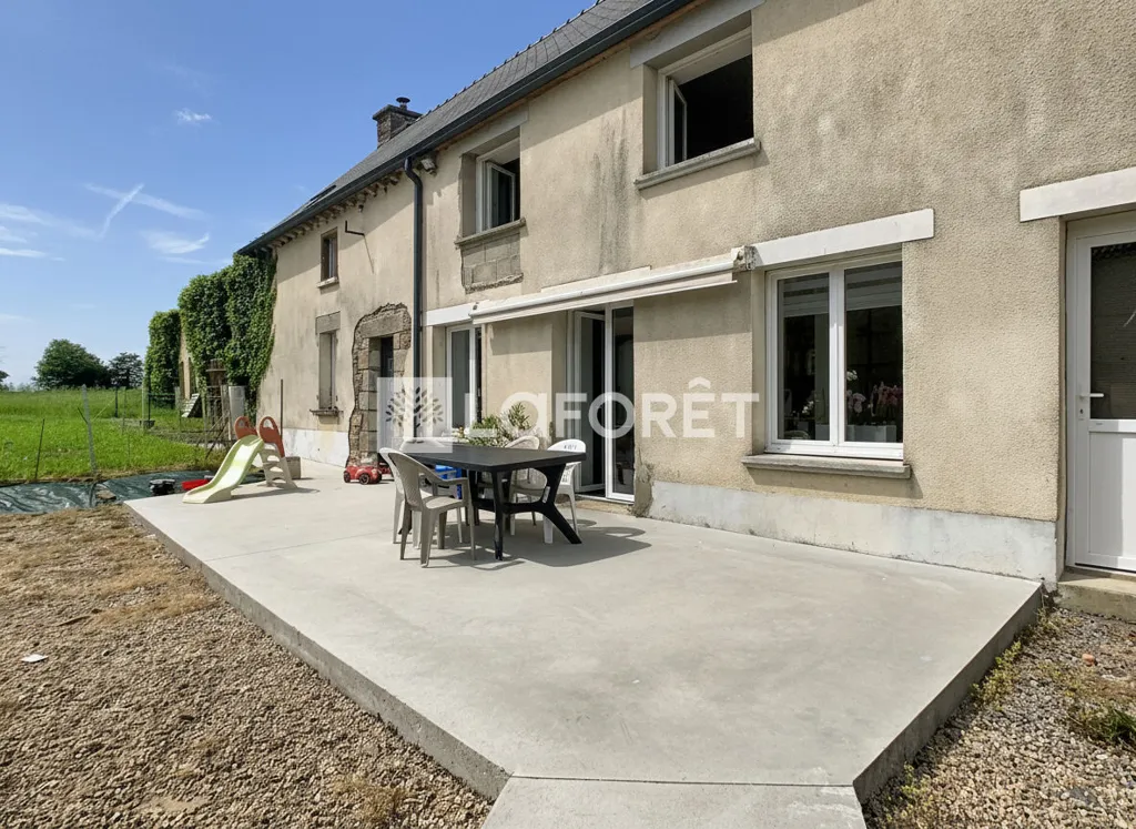 Terrasse - Longère Rénovée au Calme à Mauron