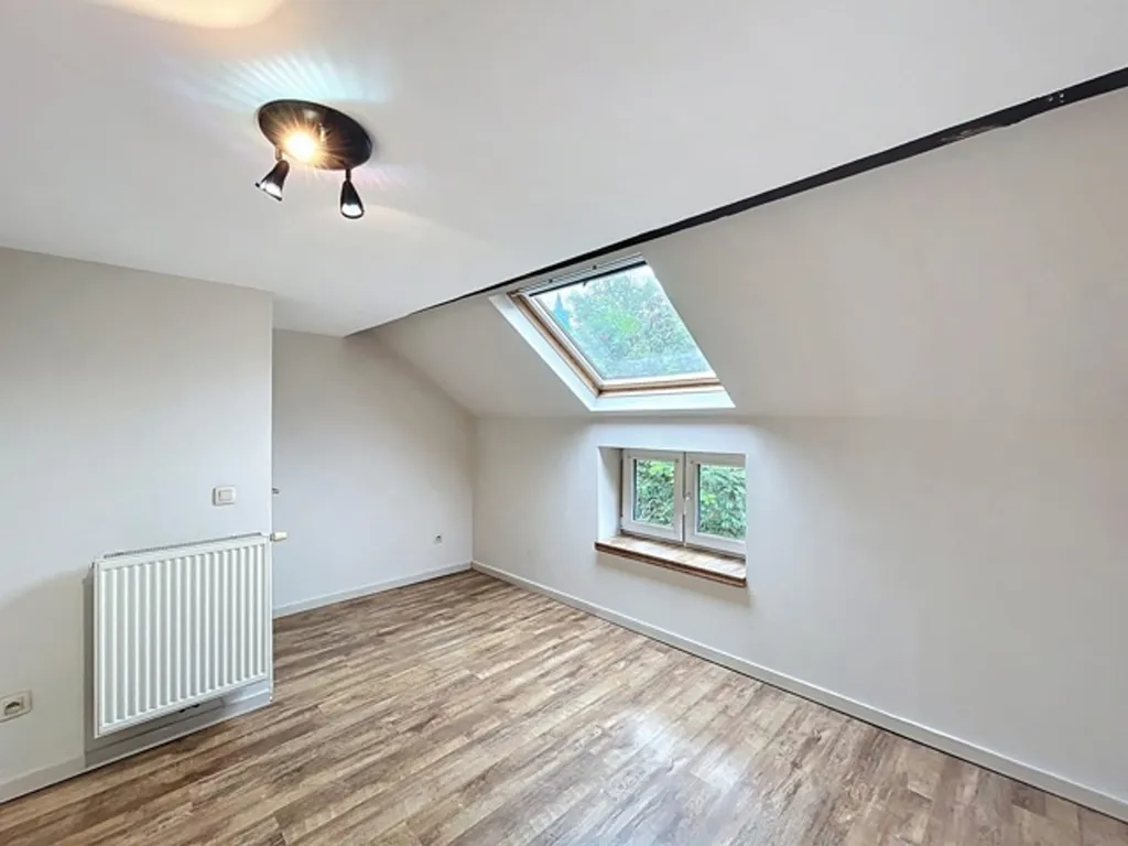 Pièces - Duplex Rénové avec Balcon à Flawinne, Namur