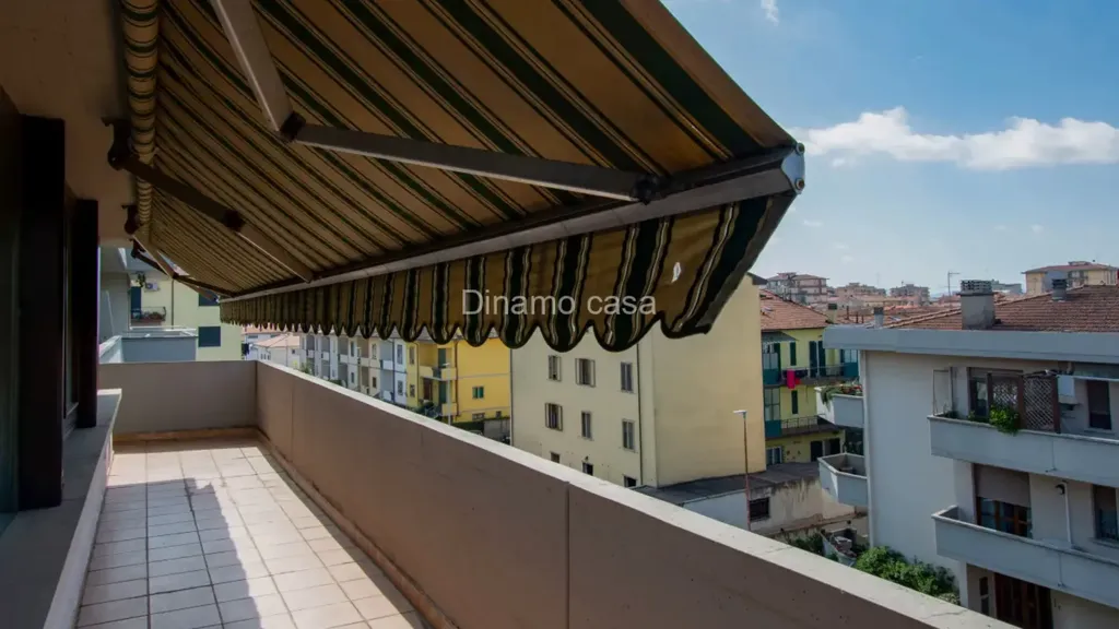 Balcon - Spacious 3-Bedroom Apartment with Terrace in Prato