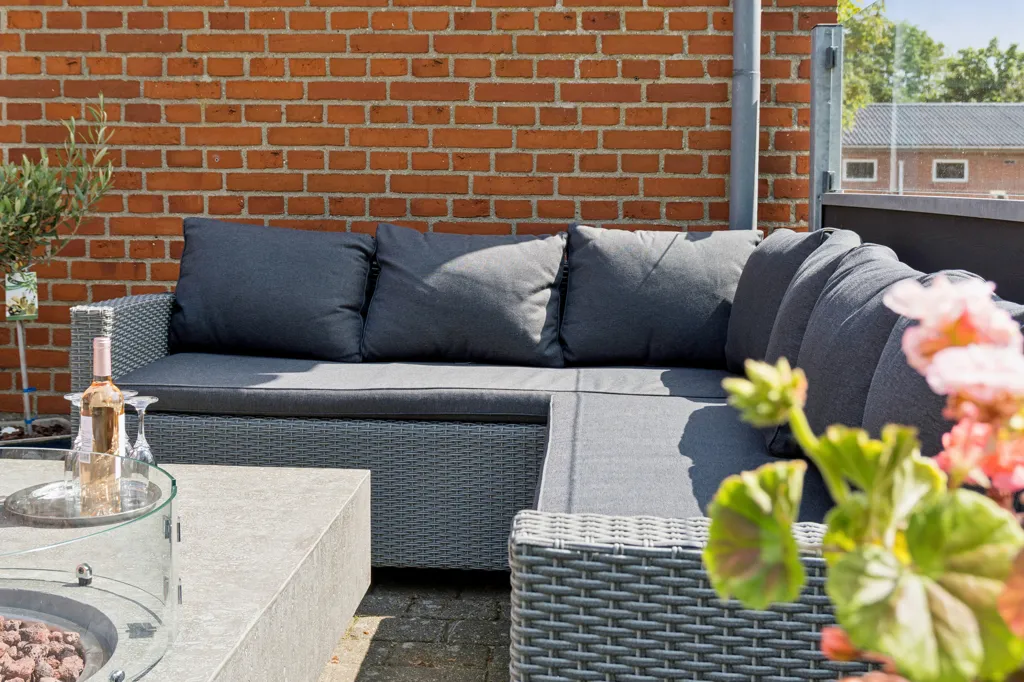 Terrasse - Modernised Villa with Forest View in West Jutland