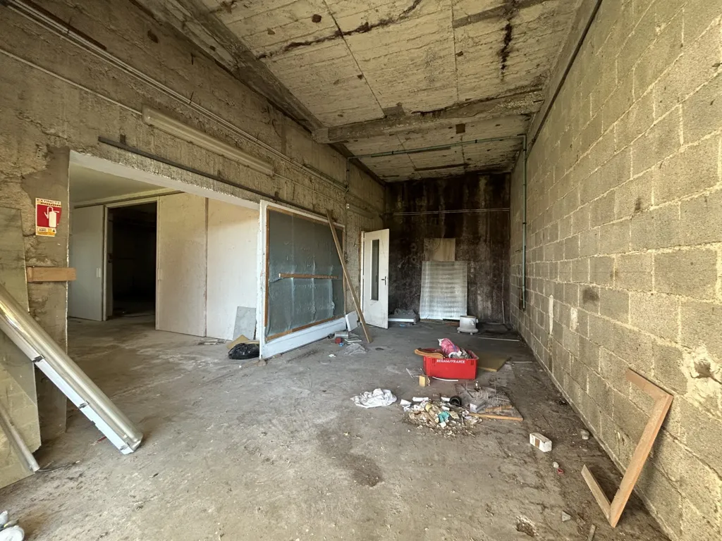 Garage - Apartment with Garden in Margès