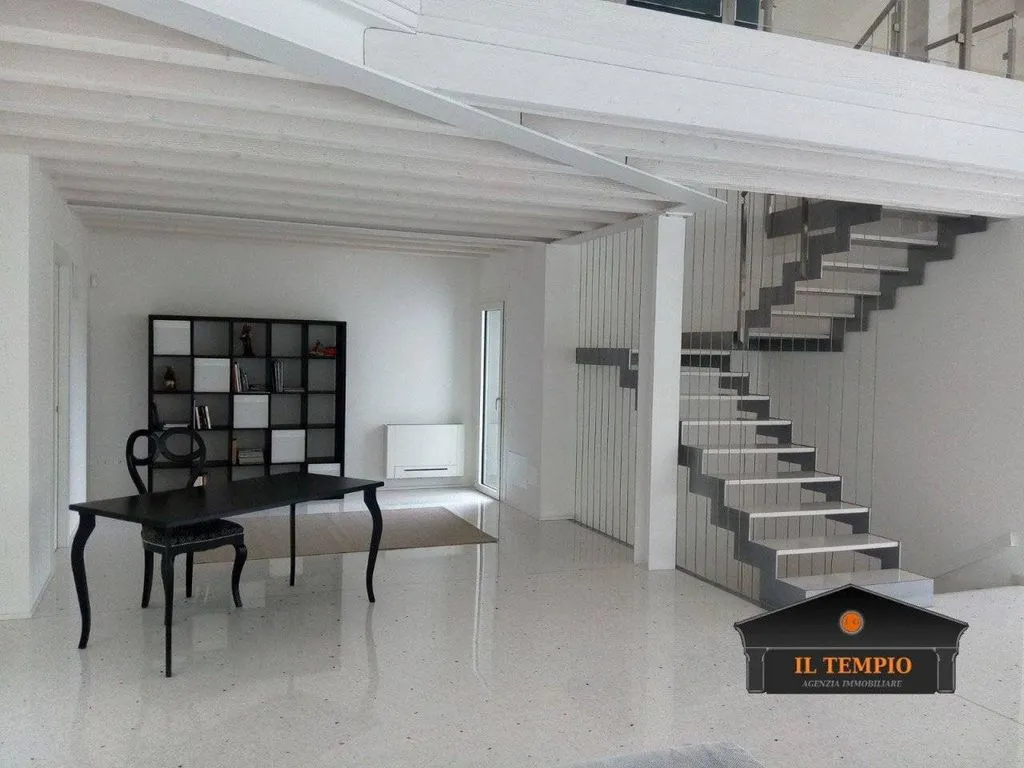 Pièces - Modern Villa with Terrace in Vicenza
