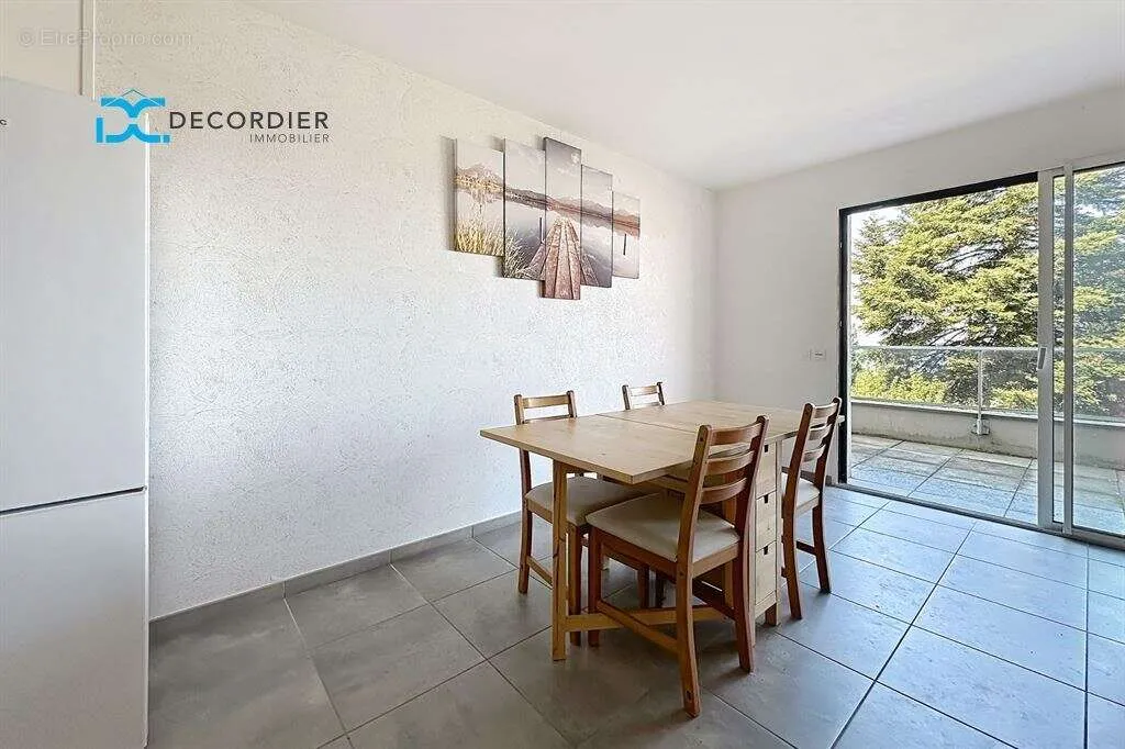 Salle à manger - Appartement avec Balcon proche Embarcadère à Evian-les-Bains