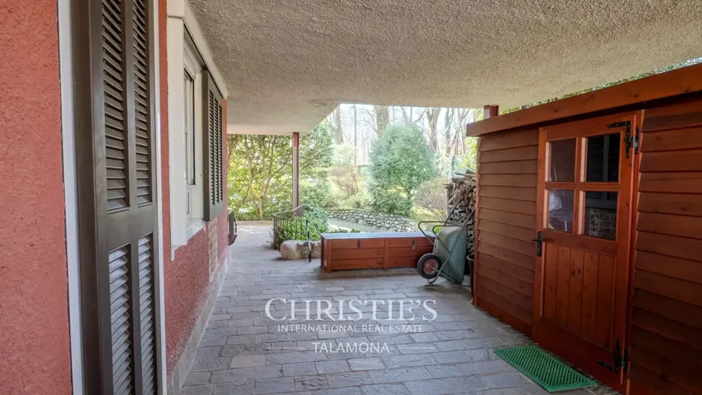 Terrace - Lakefront Villa with Private Park in Ranco