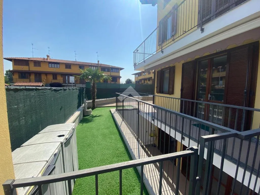 Garden - Bright 2-Bedroom Apartment with Balcony in Corbetta