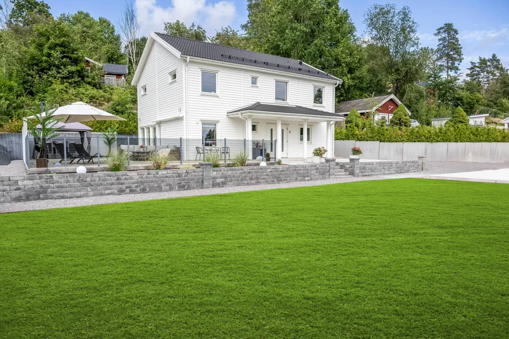 Jardin - Contemporary Two-Storey House in Svärtinge