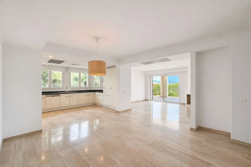 Séjour - Modernised Ground Floor Flat with Pool in Bendinat
